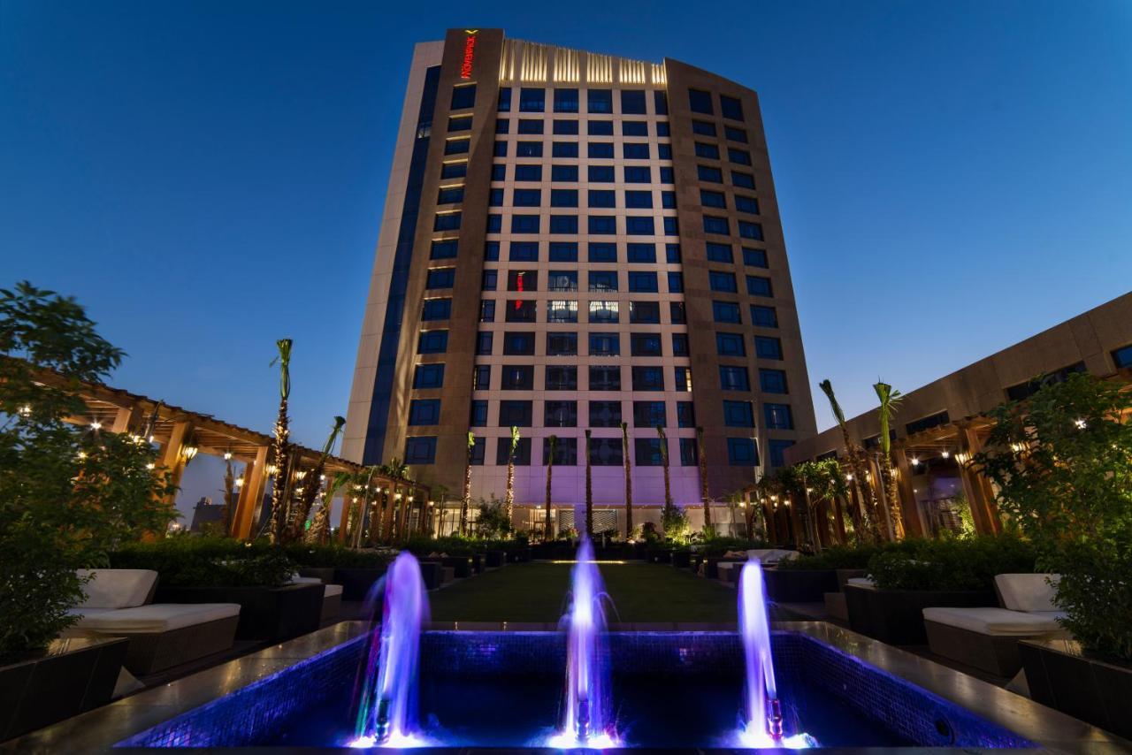 Movenpick Hotel And Residences Riyad Extérieur photo Hilton Cairo