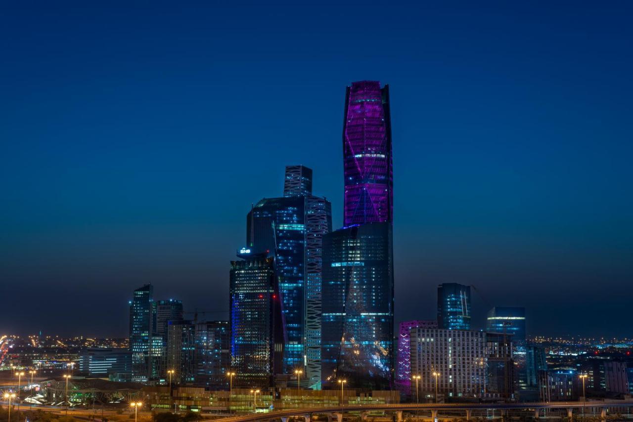 Movenpick Hotel And Residences Riyad Extérieur photo The Kingdom Centre, the second tallest building in the Middle East, is located in Riyadh.