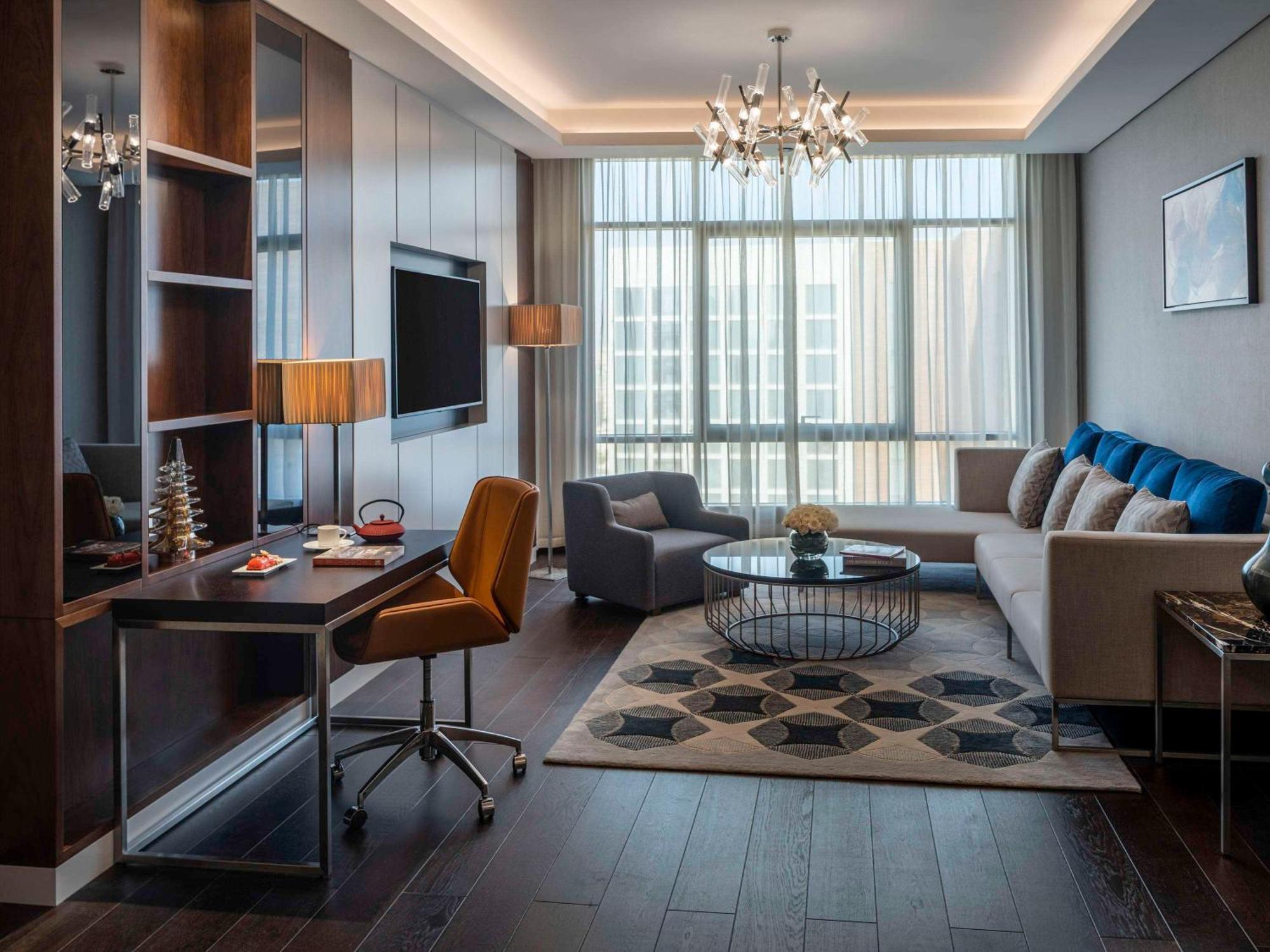 Movenpick Hotel And Residences Riyad Extérieur photo A living room at the hotel