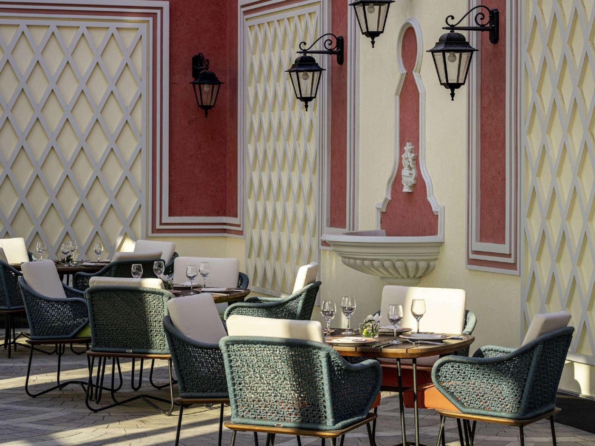 Movenpick Hotel And Residences Riyad Extérieur photo The restaurant