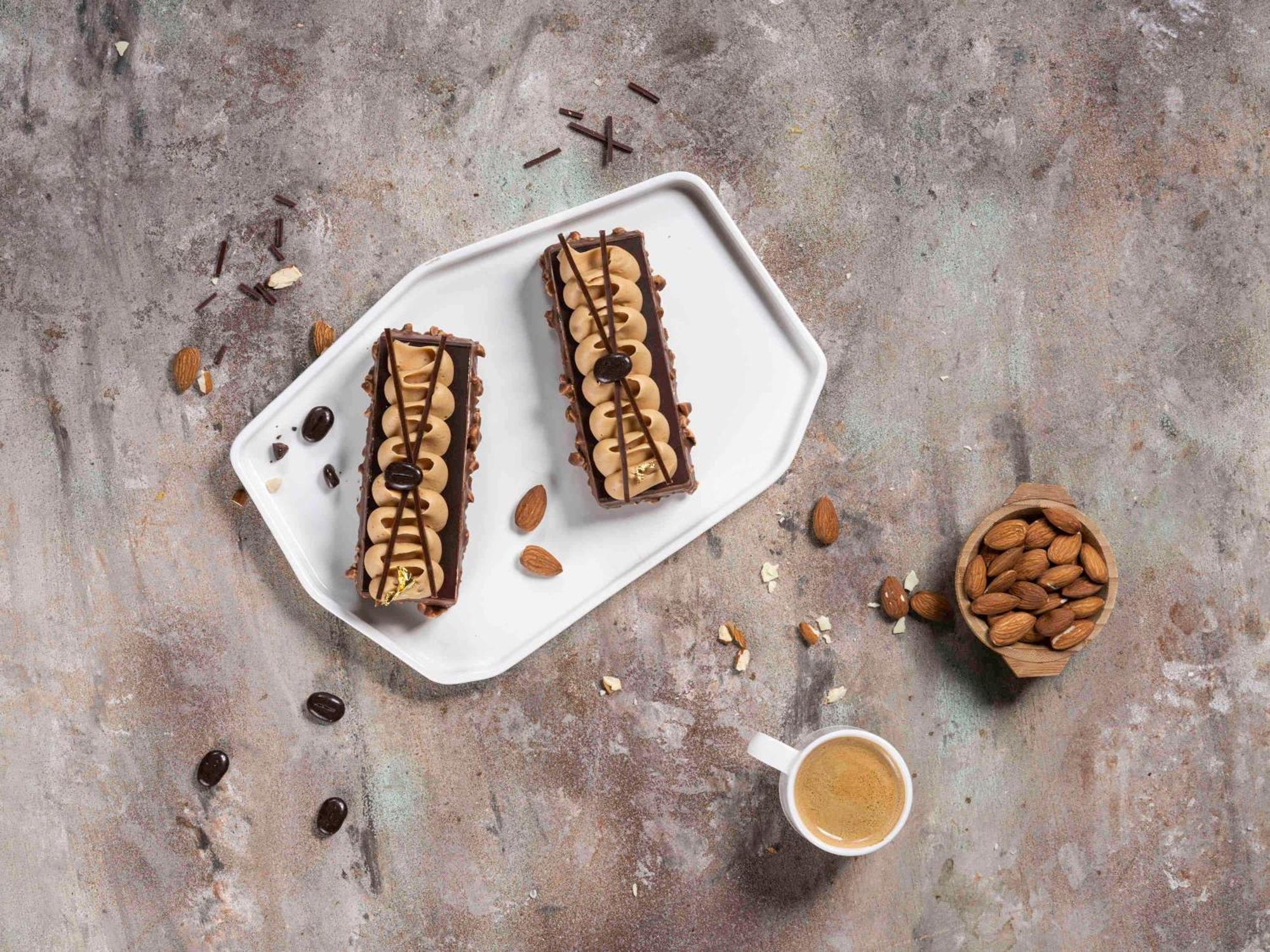 Movenpick Hotel And Residences Riyad Extérieur photo Almond bars